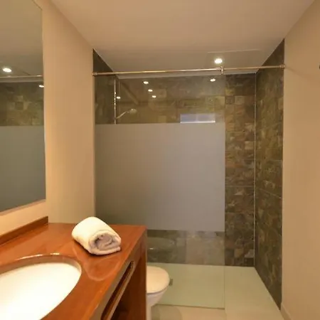 Apartamento Fonda 5 - Ref 483 *